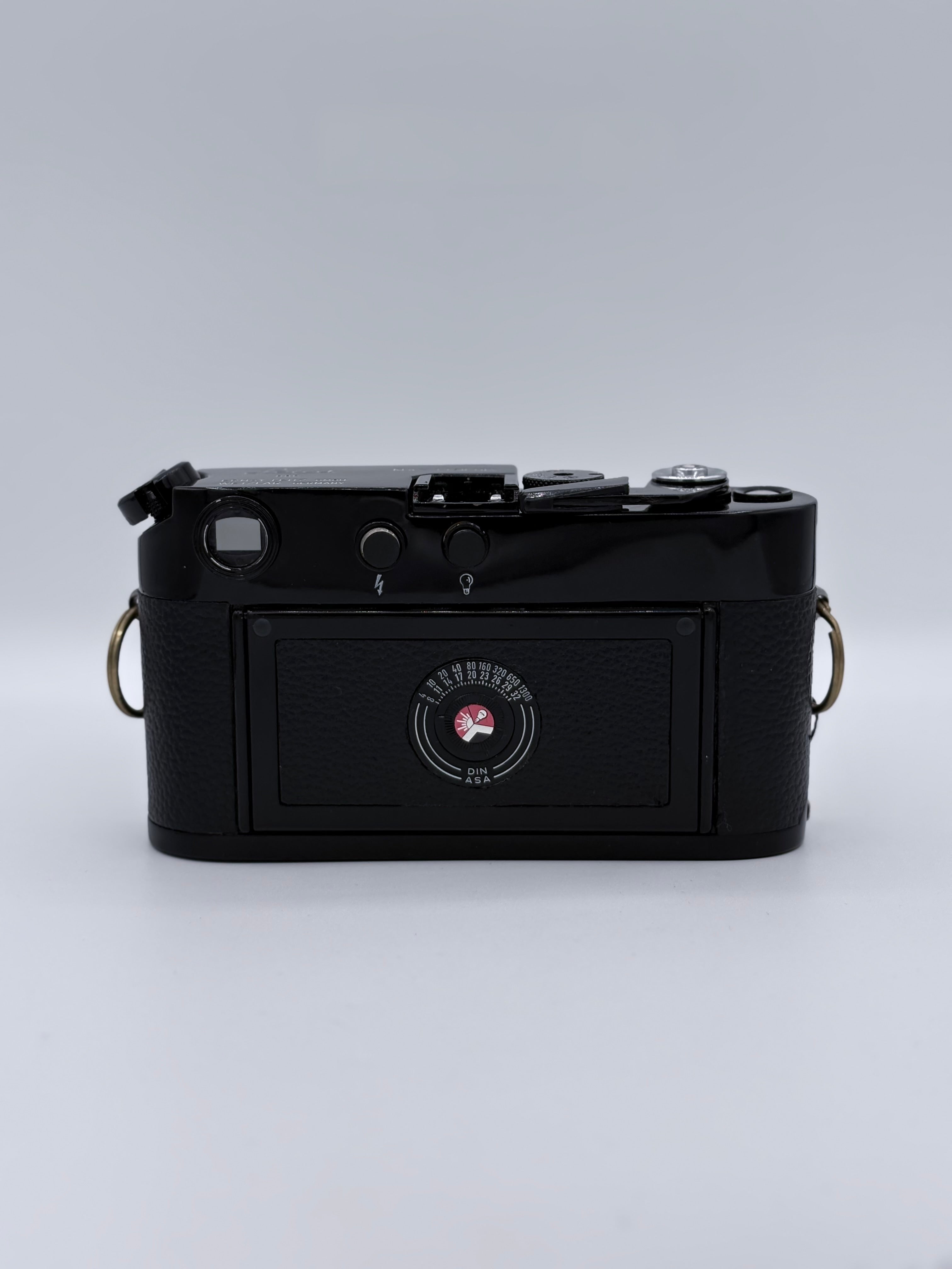 Leica M4 Black Repaint SN: 1188184