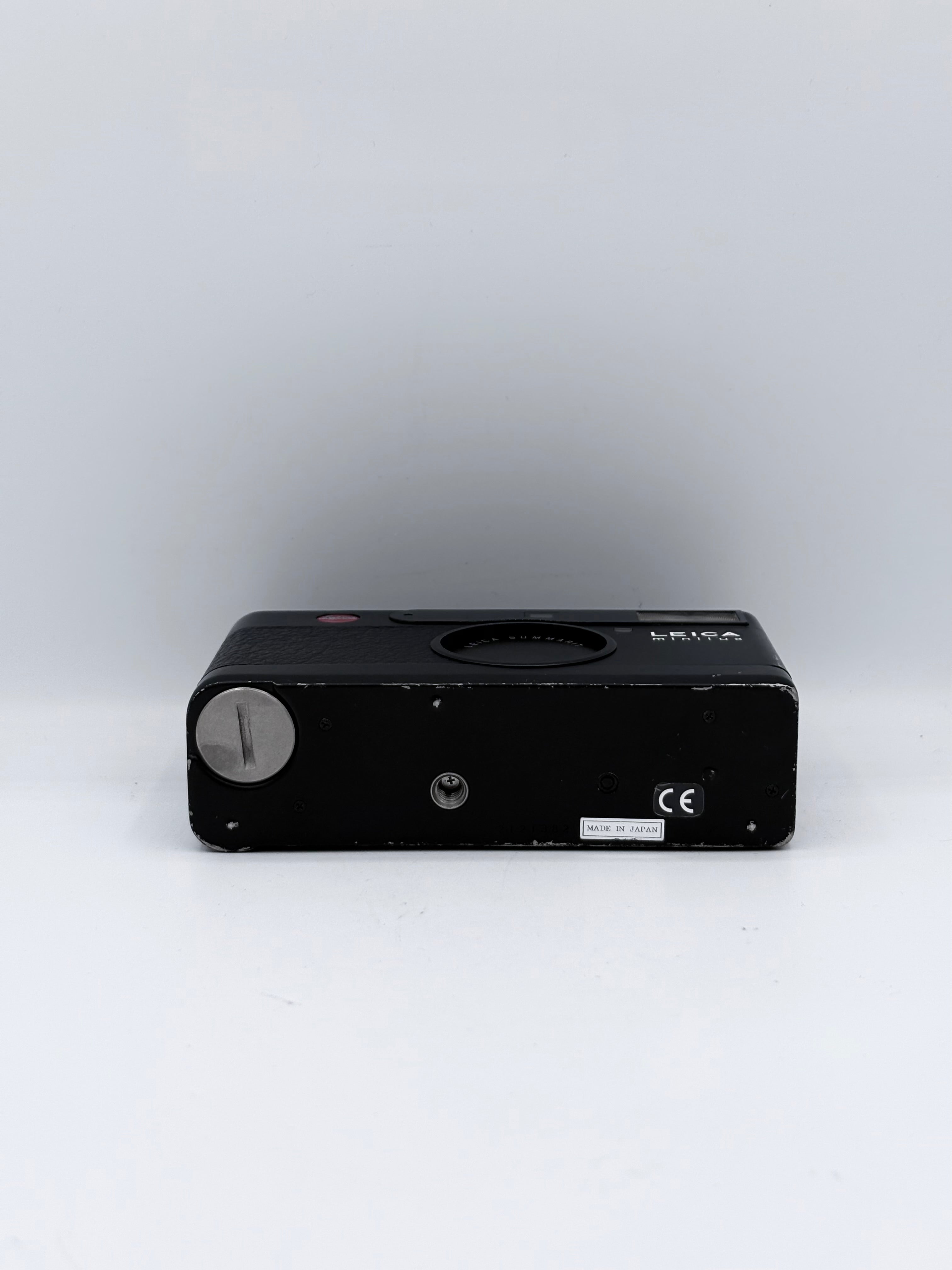 Leica minilux 40mm f2.4 With Box SN: 2121382