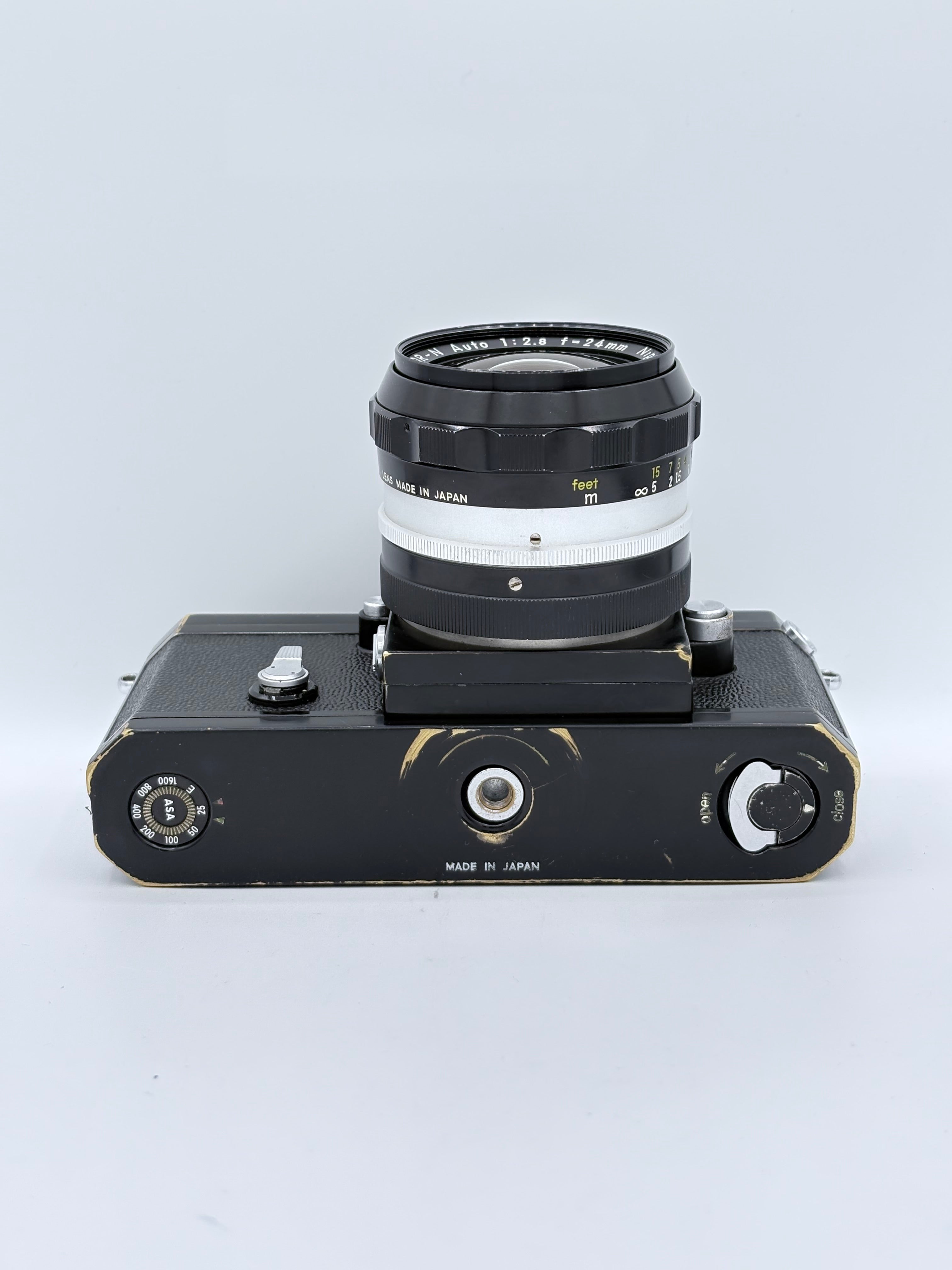 Nikon F SN: 7998606 & 28/2.8 Lens SN:262579