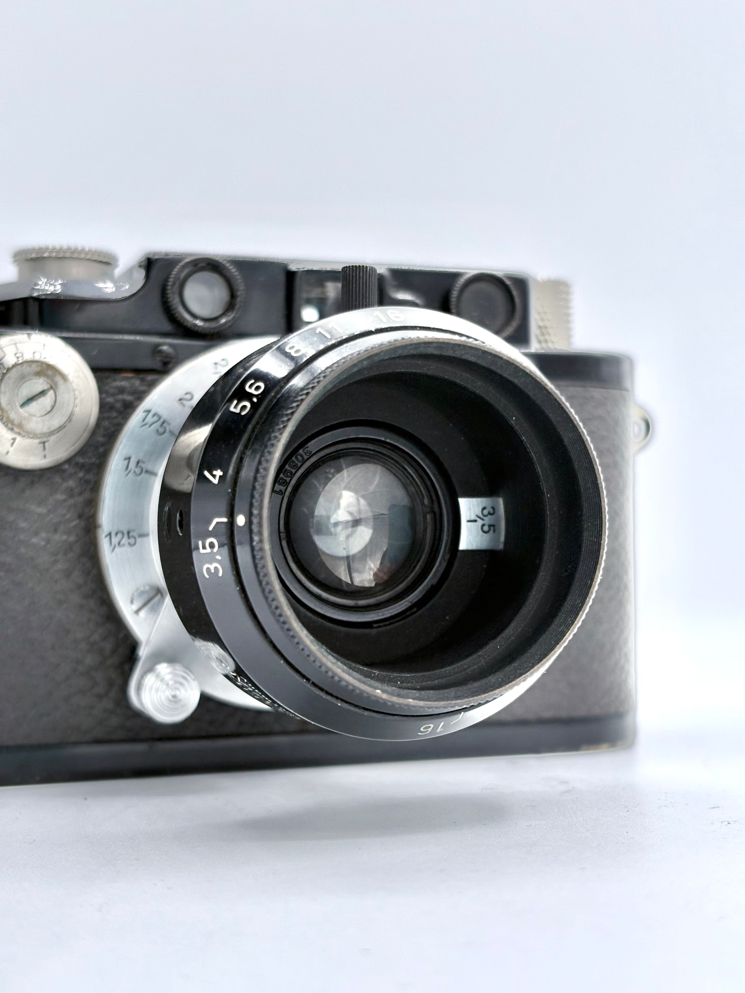  Leica iii  with emar 5cm f3.5 SN number169533/308981 with hood&box