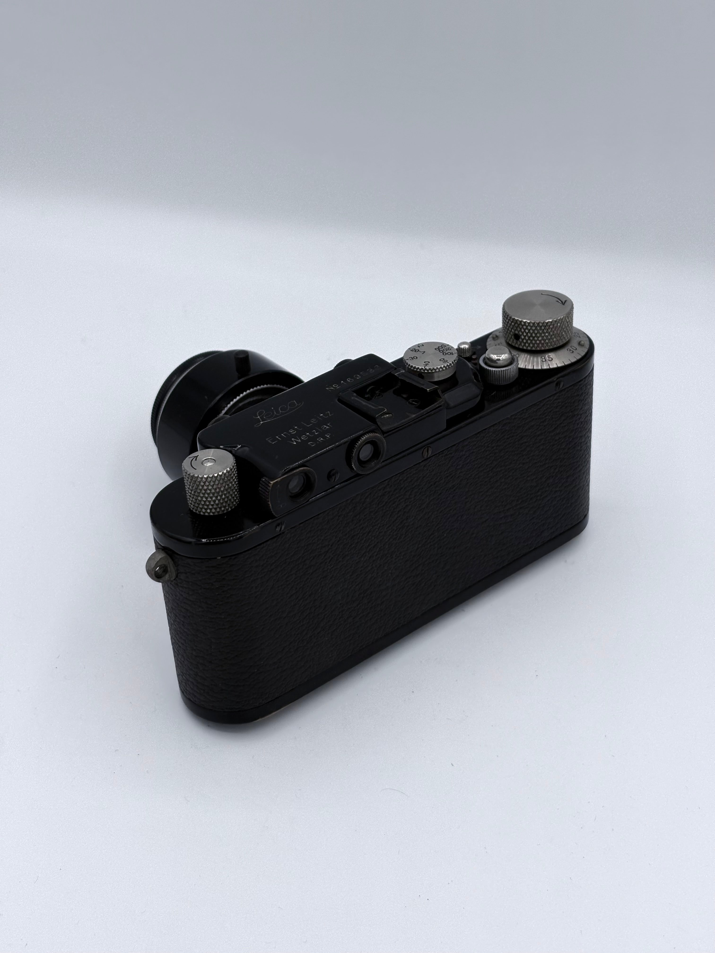  Leica iii  with emar 5cm f3.5 SN number169533/308981 with hood&box
