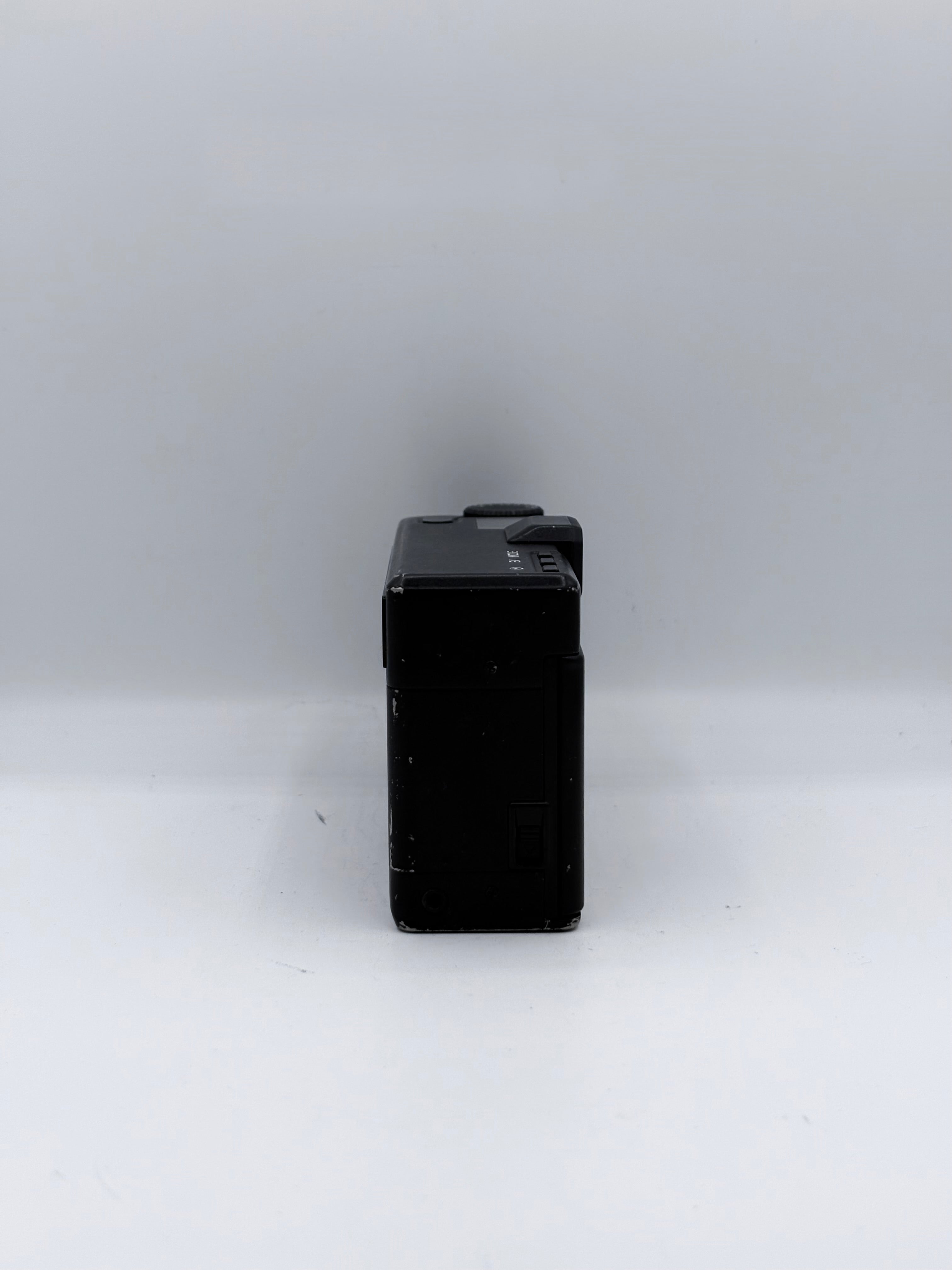Leica minilux 40mm f2.4 With Box SN: 2121382
