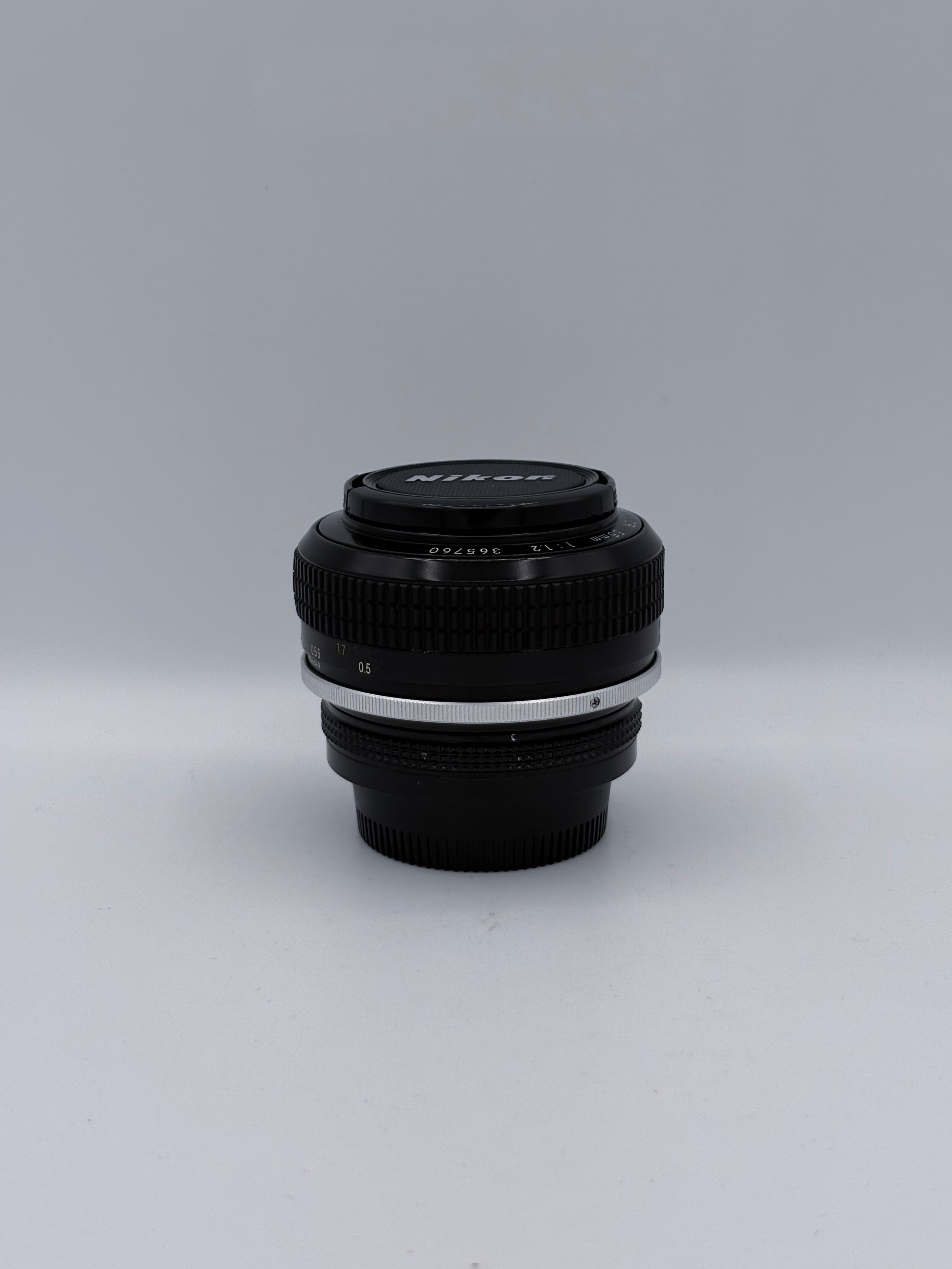 Nikon 55mm f1.2 sn 365760