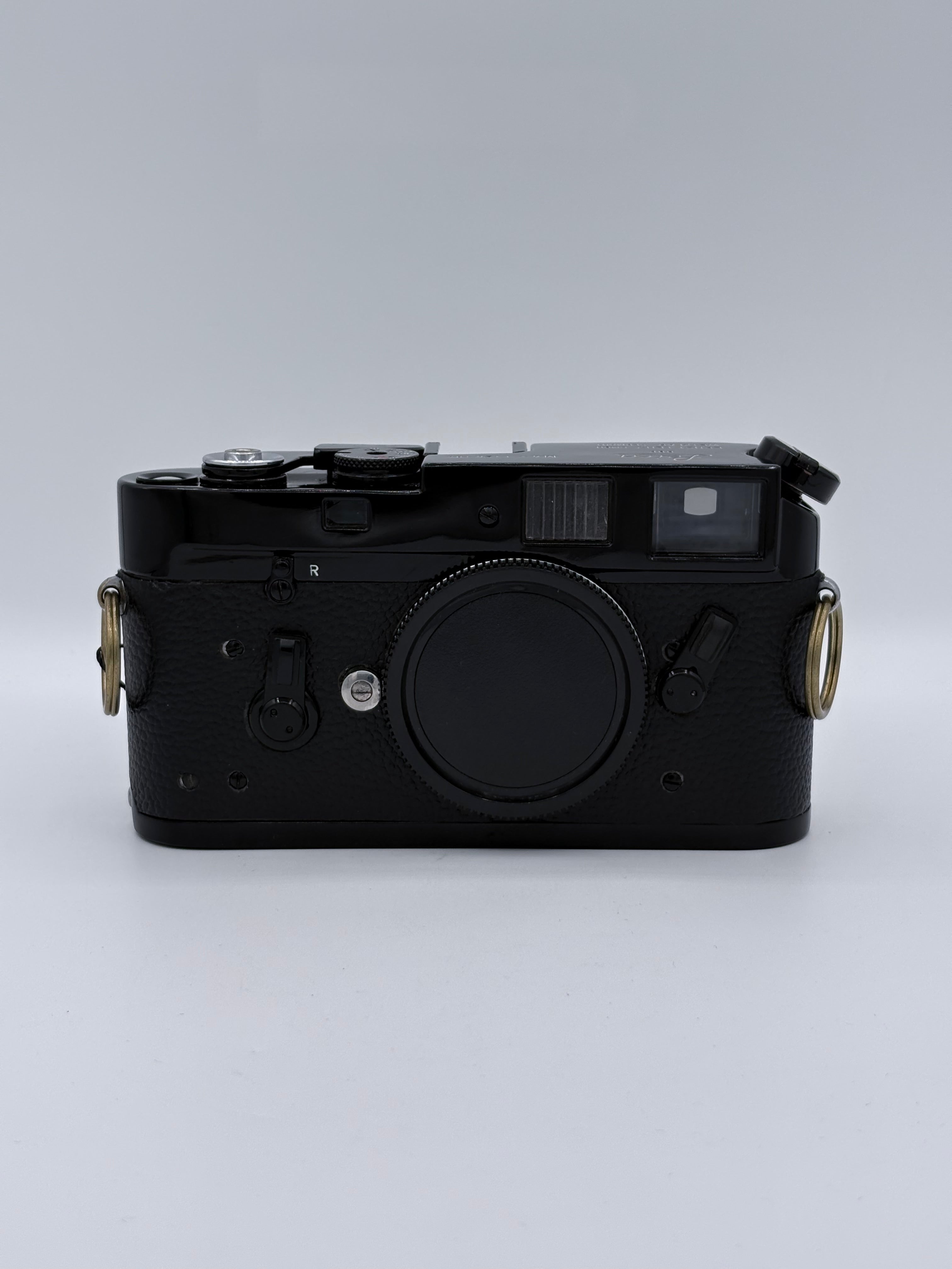 Leica M4 Black Repaint SN: 1188184