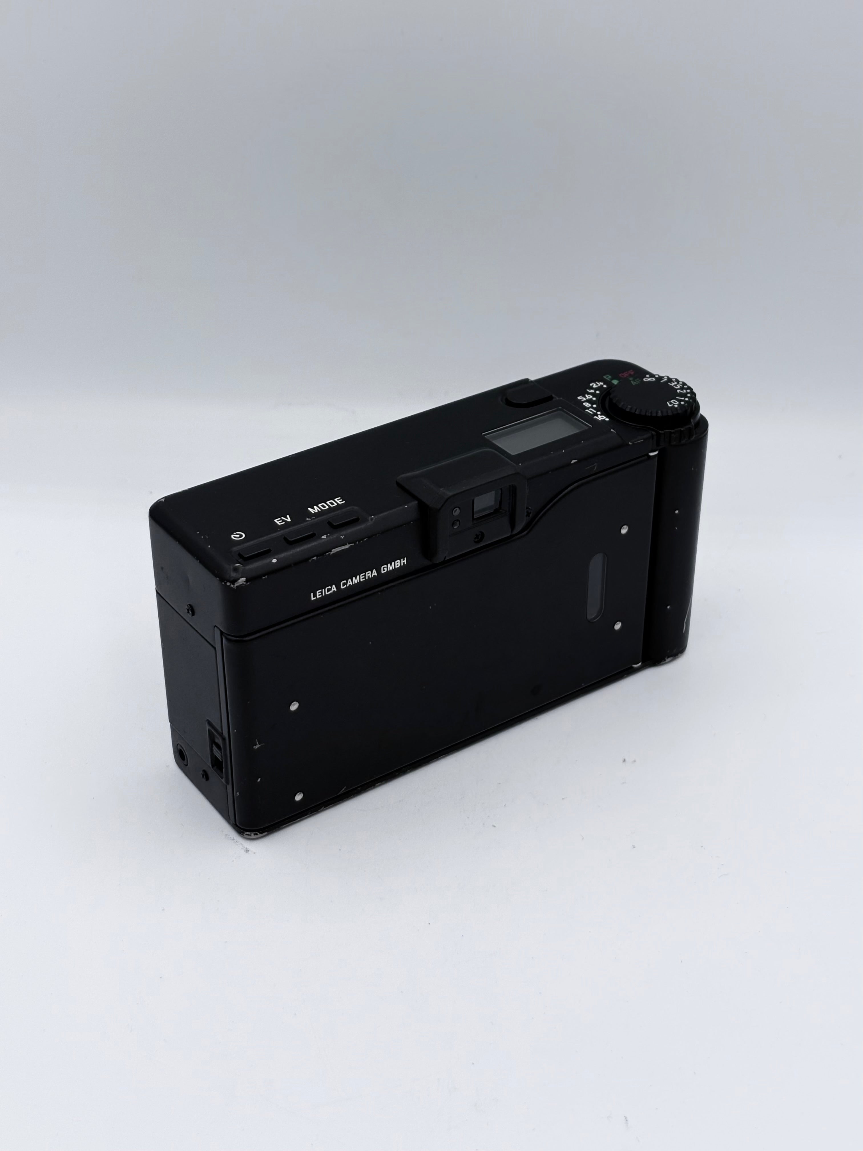 Leica minilux 40mm f2.4 With Box SN: 2121382