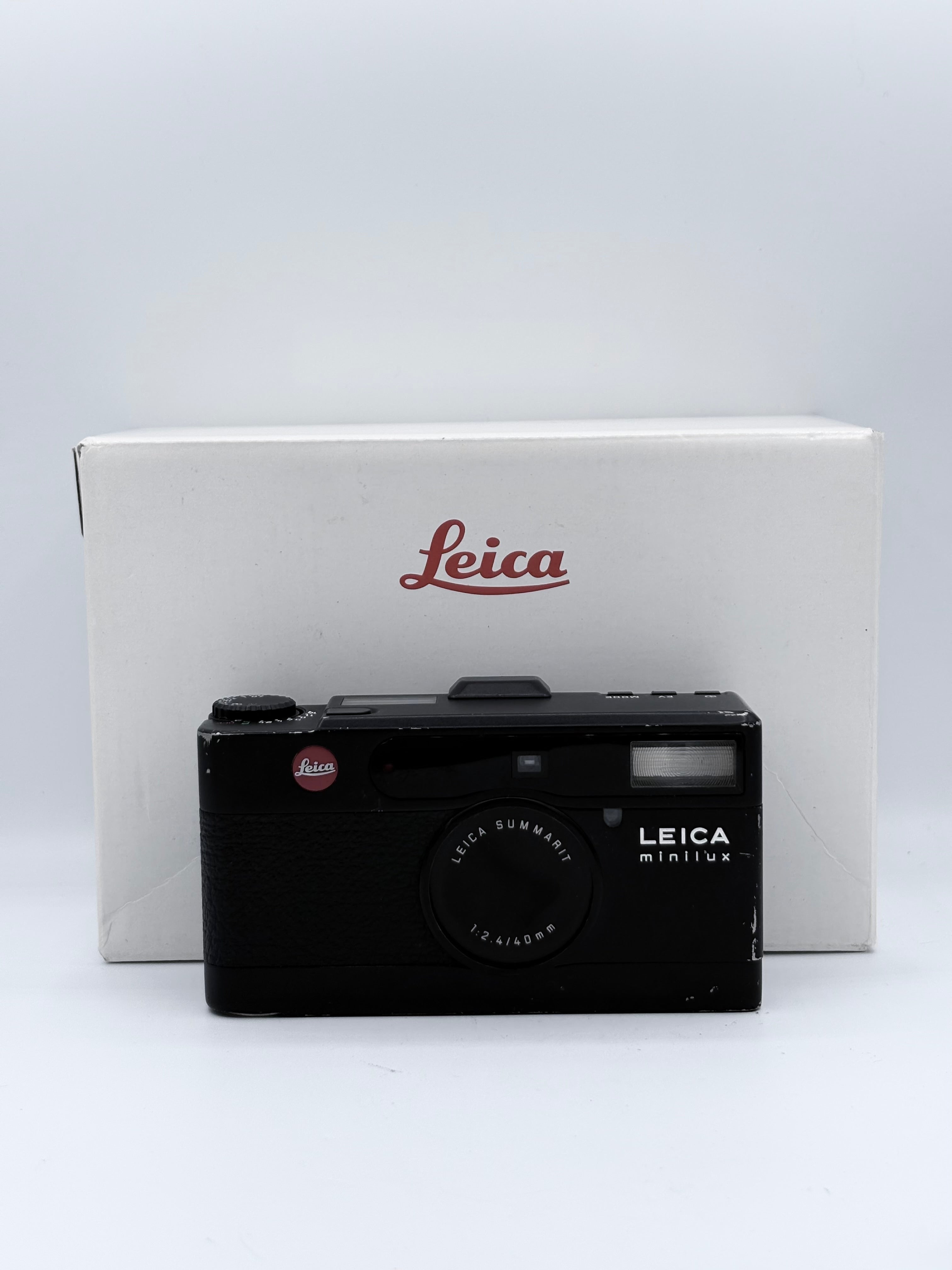 Leica minilux 40mm f2.4 With Box SN: 2121382