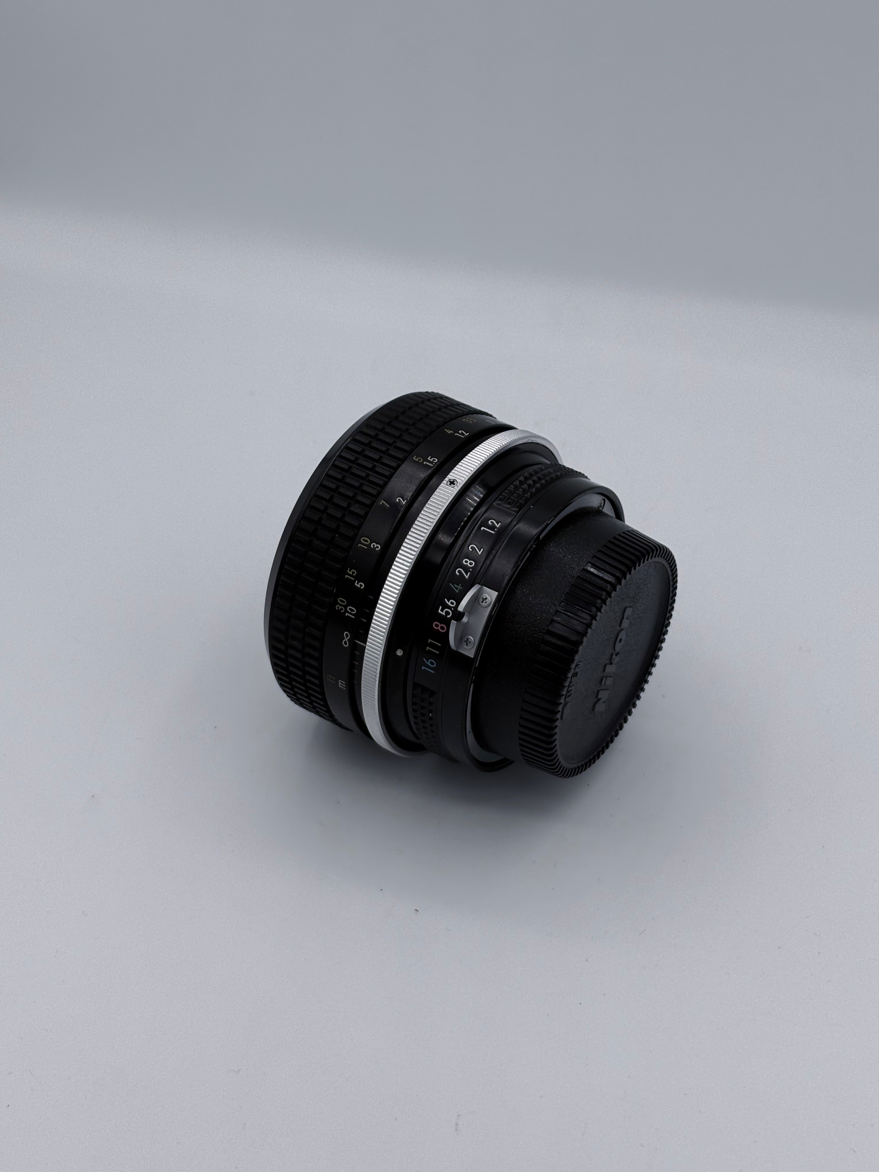 Nikon 55mm f1.2 sn 365760