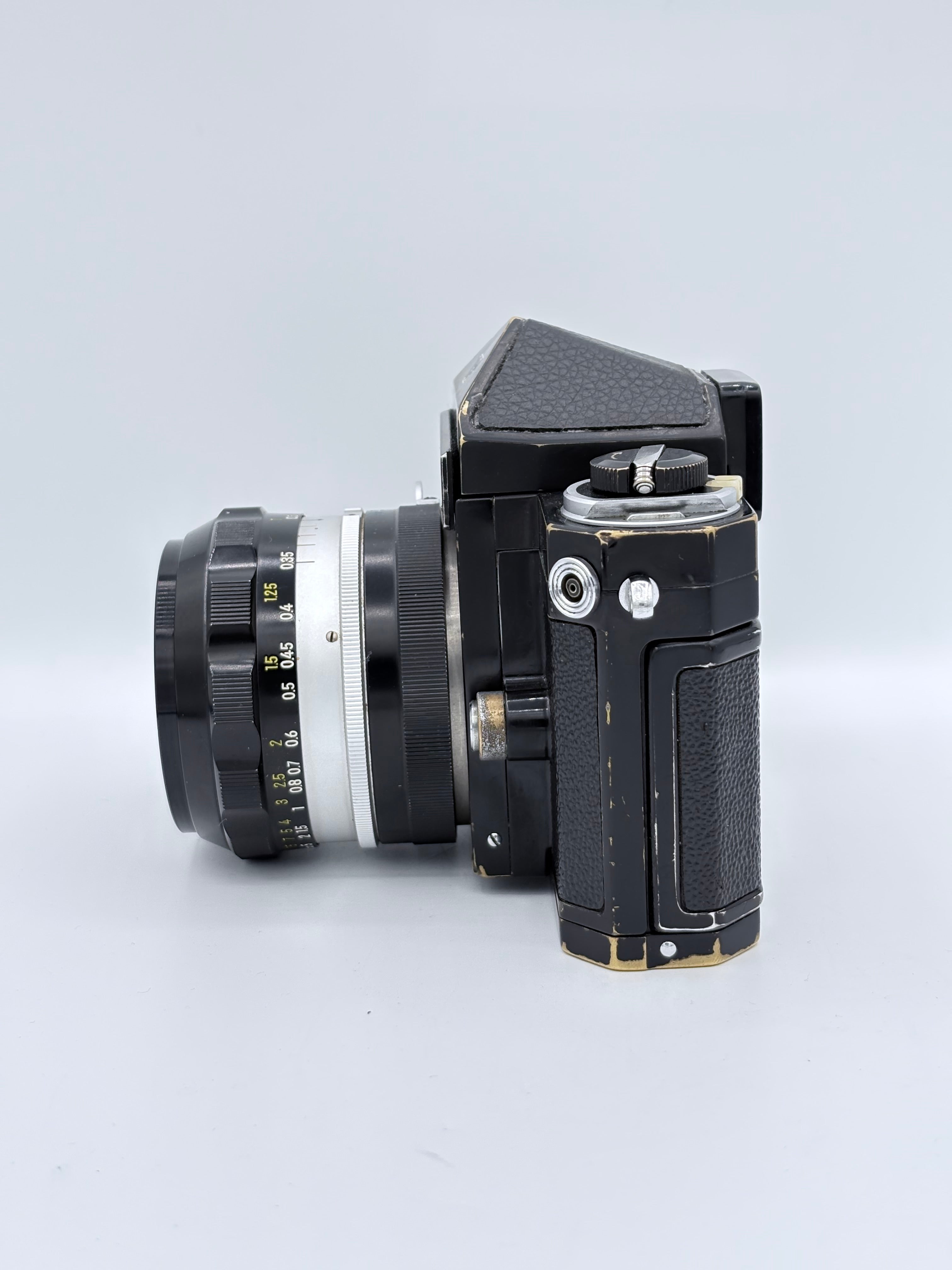 Nikon F SN: 7998606 & 28/2.8 Lens SN:262579