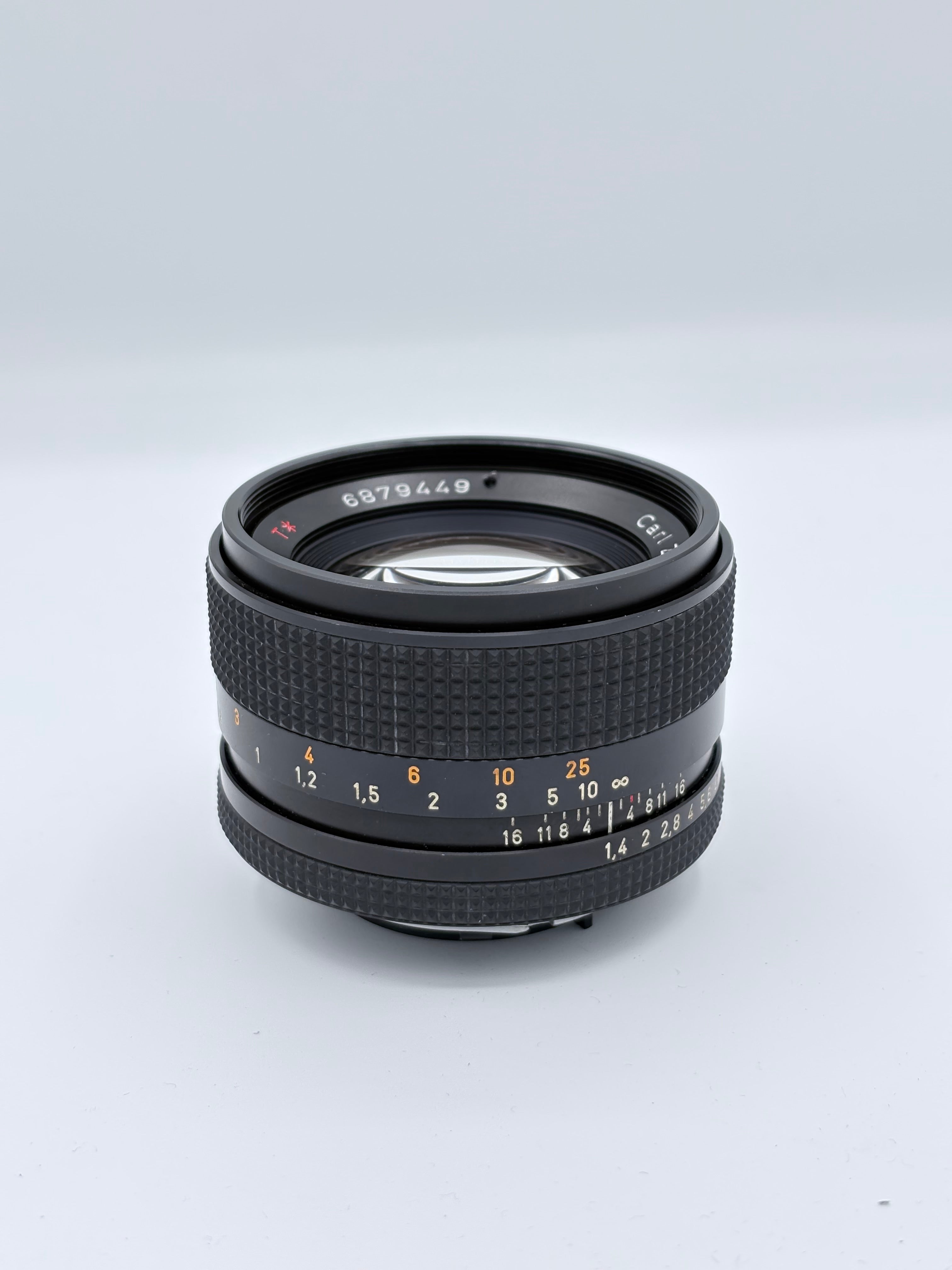 Contax Carl Zeiss Planar T* 50mm F/1.4 SN:6879449