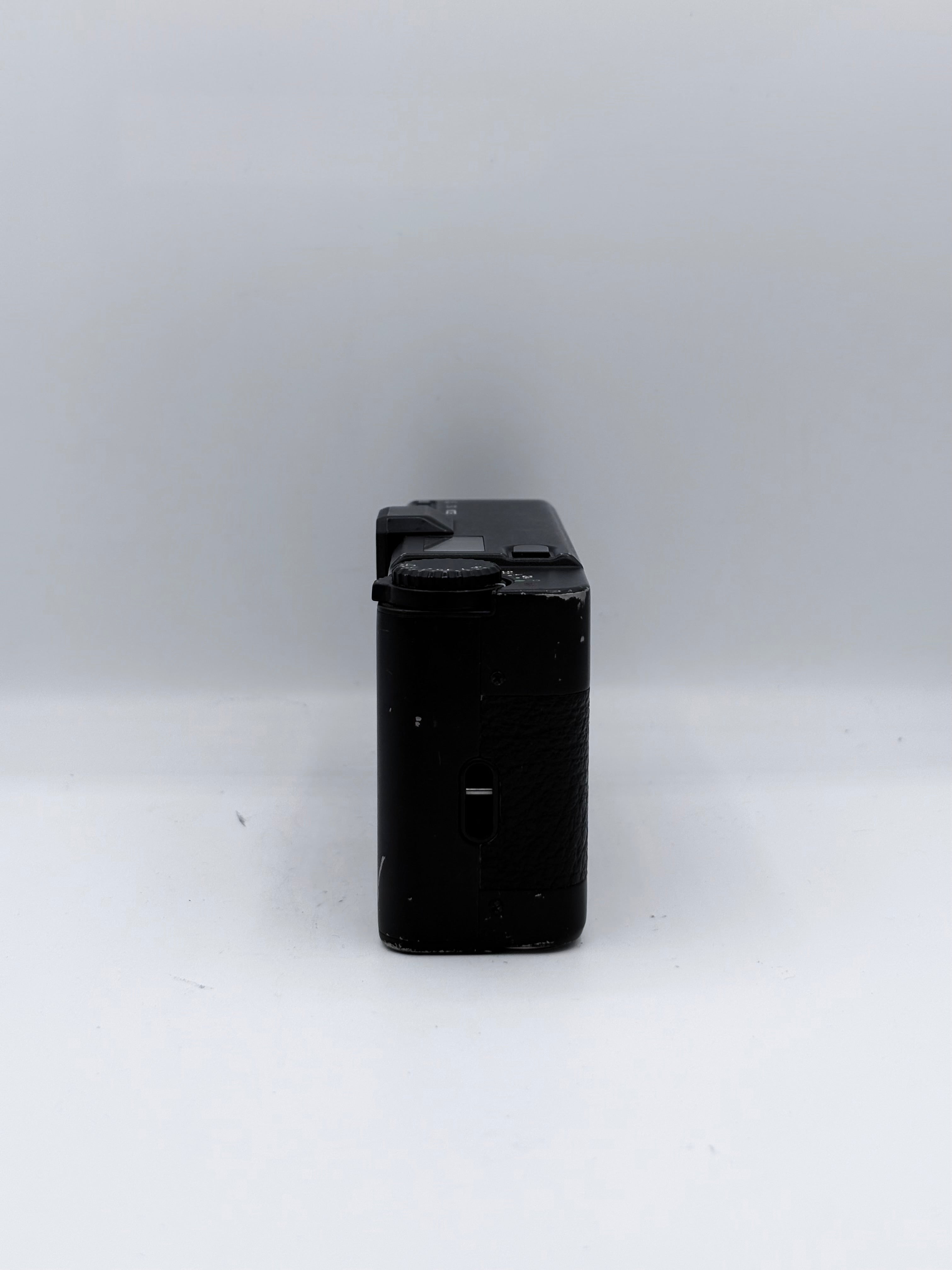Leica minilux 40mm f2.4 With Box SN: 2121382